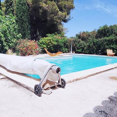 Offrez-Vous Un Sejour Dans Notre Studio T1 Bis A Entressen Une Grande Piscine Pour Se Rafraichir ,Un Espace De Jeux Pour Enfants Pour Des Heures De Divertissement Un Terrain De Petanque Pour Des Parties Endiablees ภายนอก รูปภาพ
