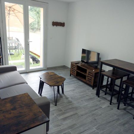Offrez-Vous Un Sejour Dans Notre Studio T1 Bis A Entressen Une Grande Piscine Pour Se Rafraichir ,Un Espace De Jeux Pour Enfants Pour Des Heures De Divertissement Un Terrain De Petanque Pour Des Parties Endiablees ภายนอก รูปภาพ