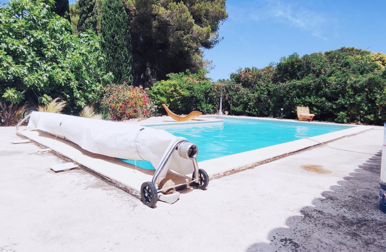 Offrez-Vous Un Sejour Dans Notre Studio T1 Bis A Entressen Une Grande Piscine Pour Se Rafraichir ,Un Espace De Jeux Pour Enfants Pour Des Heures De Divertissement Un Terrain De Petanque Pour Des Parties Endiablees ภายนอก รูปภาพ
